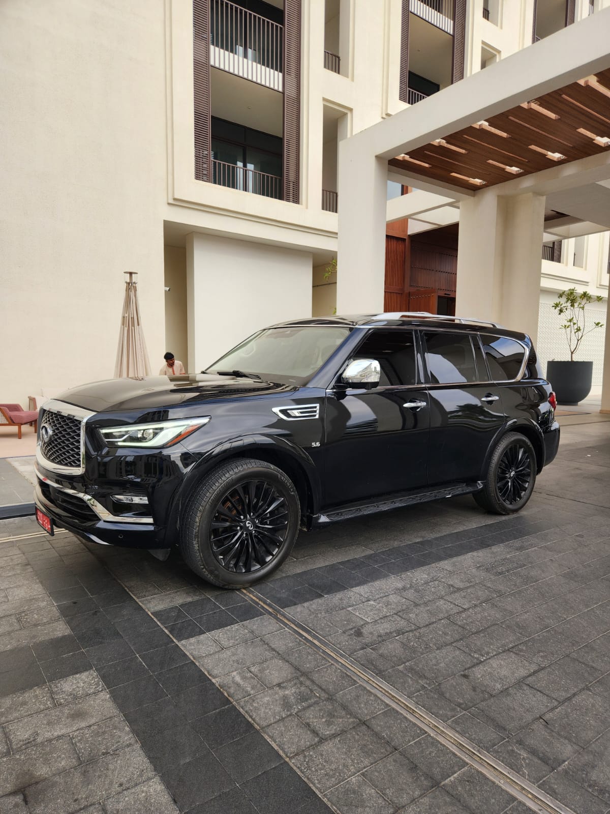 Infiniti - QX80 — 图片 2