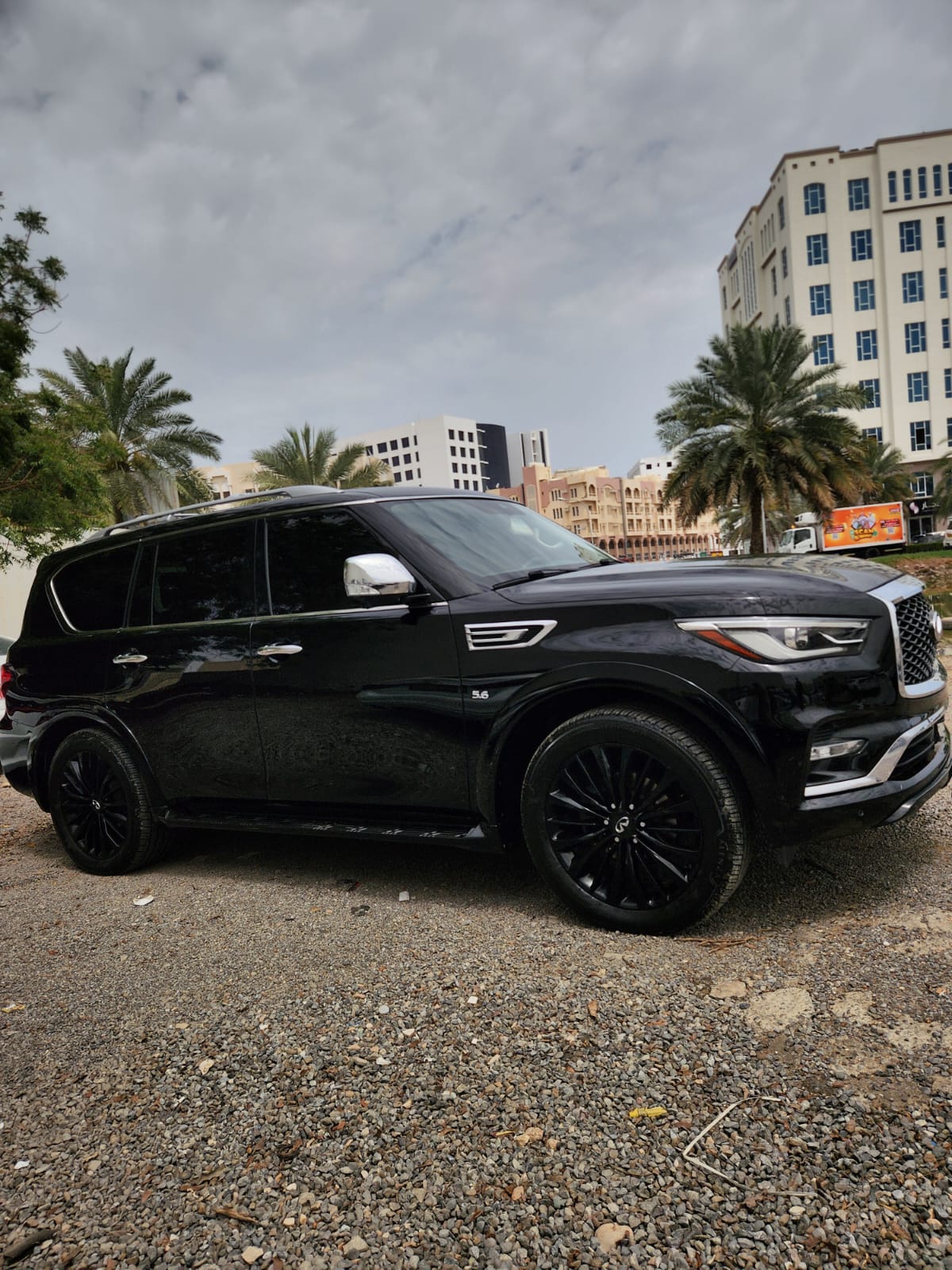 Infiniti - QX80 — 图片 3