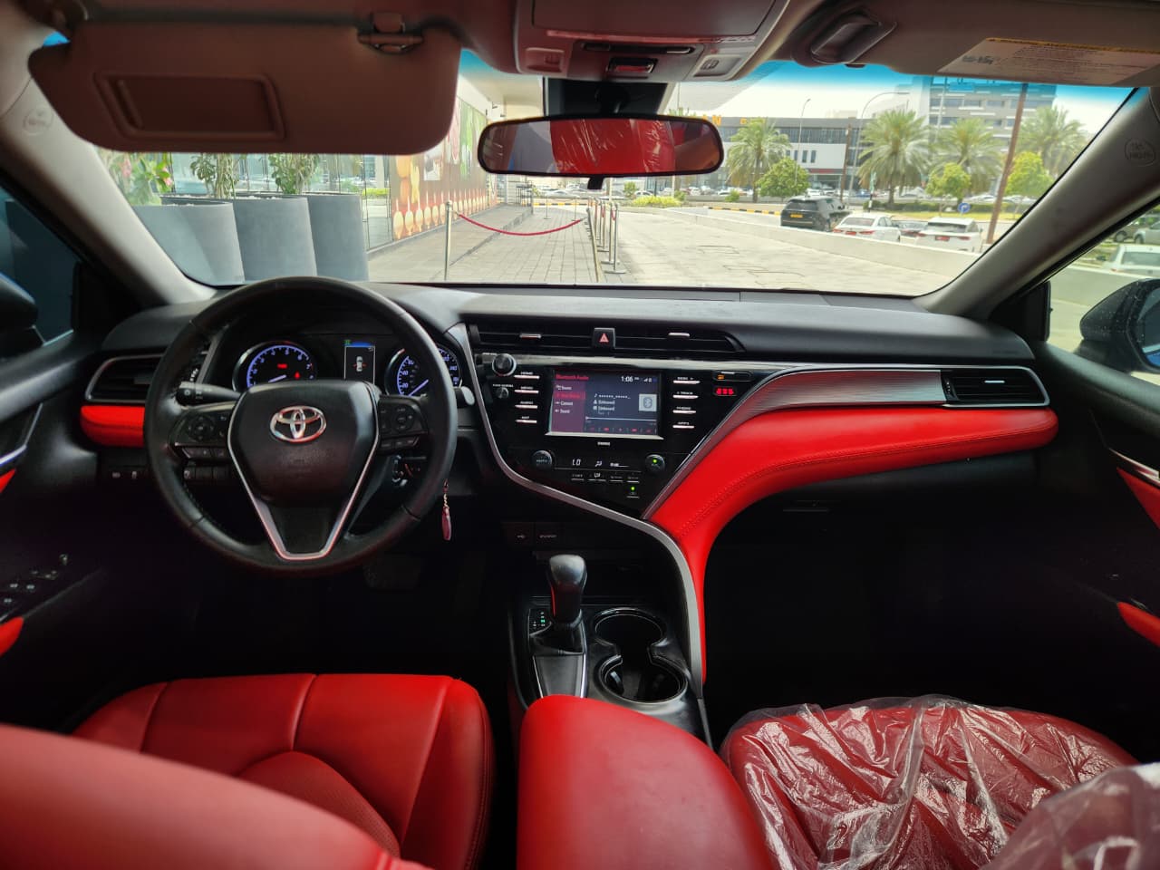 Toyota - Camry — Picture 2