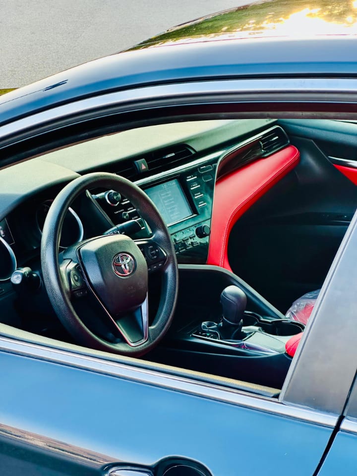 Toyota - Camry — Picture 1