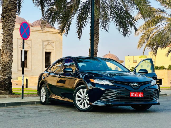 Toyota - Camry — Picture 2