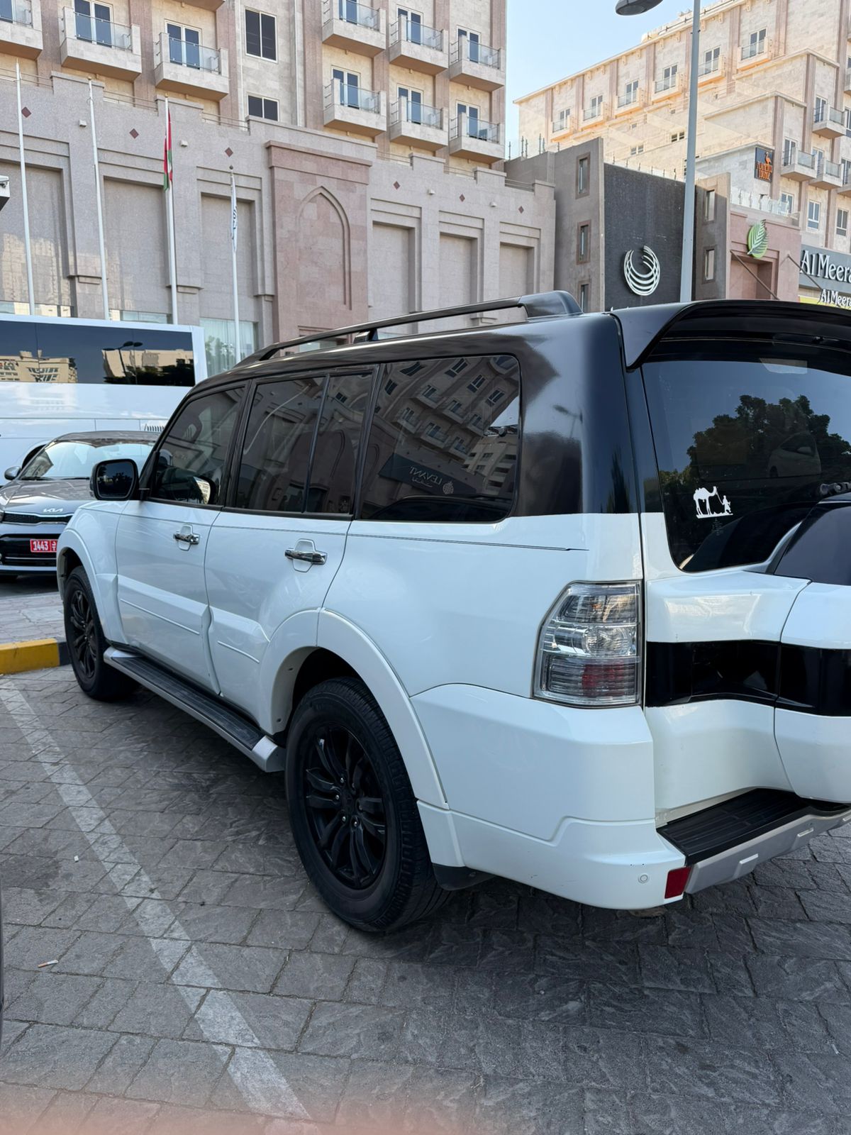 Mitsubishi - Pajero